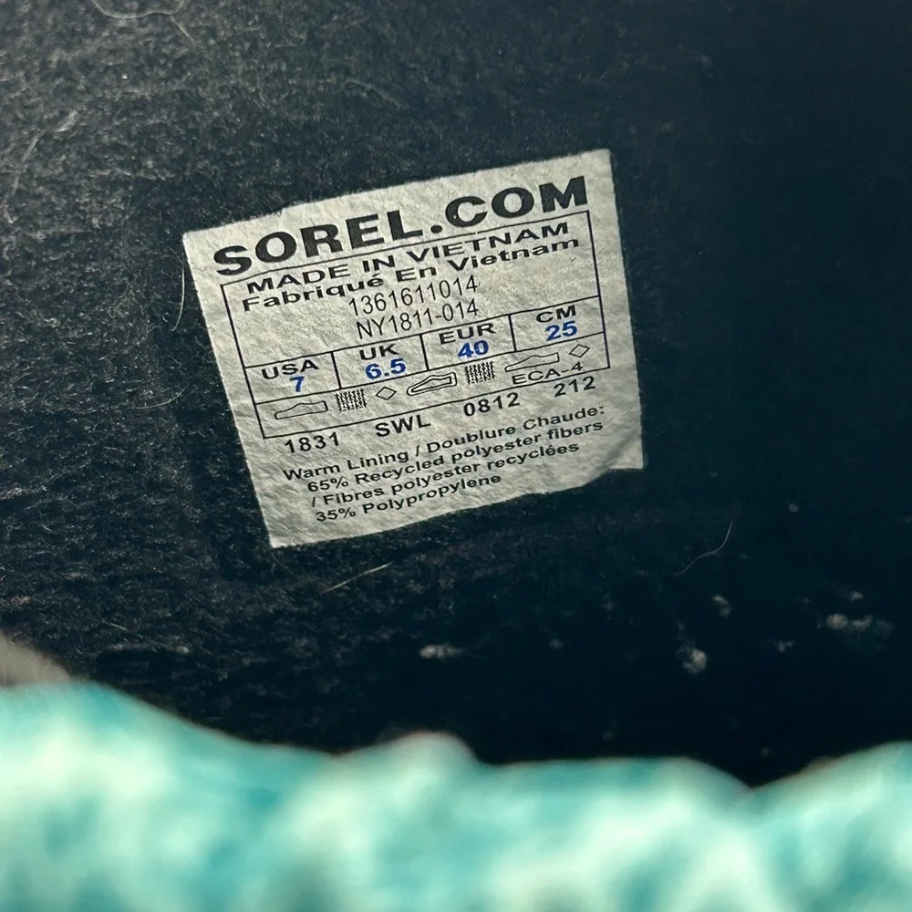 Sorel Youth 7 Winter Insulated Snow Boots Teal Blue Black Snowflake